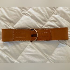 Beautiful, new saddle leather belt by J McLaughlin. Horn/brass buckle. Size Med